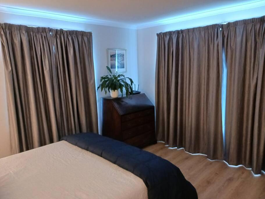 Charming House In Westport Villa Ngoại thất bức ảnh